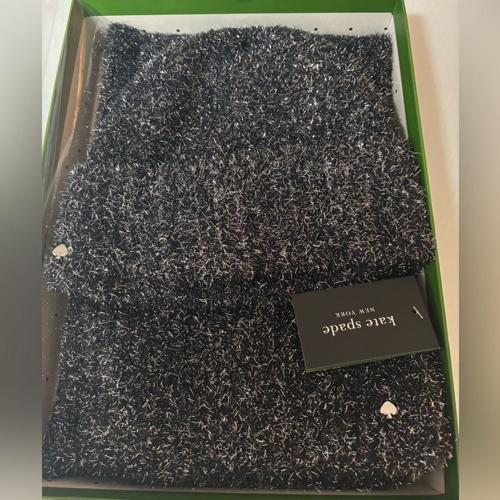 KATE SPADE METALLIC BEANIE & SCARF BOXED GIFT SET IN GUNMETAL